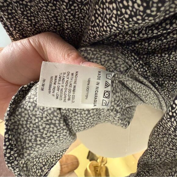 [Filson] Black & White Floral Button Down - Size Medium - Picture 4 of 5